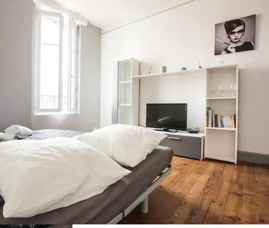 Appartement Charmant Dans Le Centre De Biarritz Dan 3Eme Etage Exterior foto